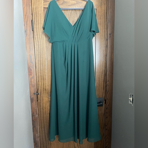 Revelry Gwen Chiffon Dress Emerald Green Size 16 Petite Length - Picture 2 of 12